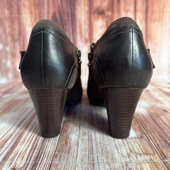 Clarks Size 10 Brown Leather Ankle Booties Side Zip Buckle Block Heel Boot Shoes - Picture 4 of 10